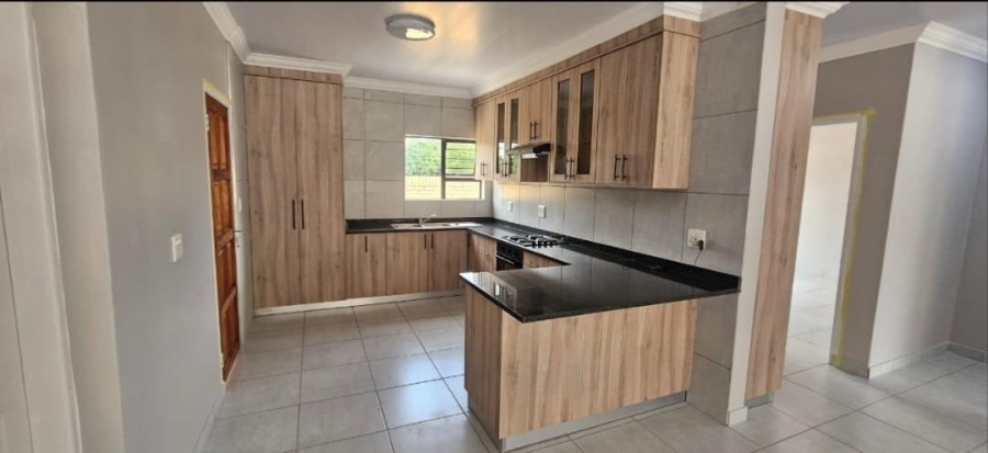 To Let 2 Bedroom Property for Rent in Flamwood North West